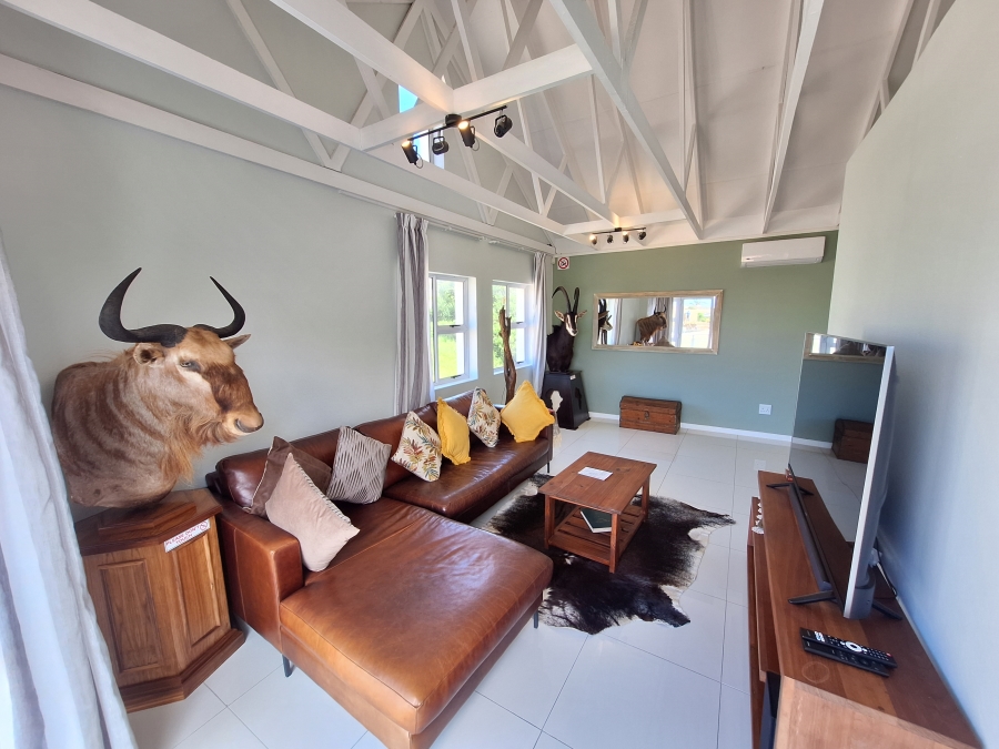 2 Bedroom Property for Sale in Wavecrest Eastern Cape